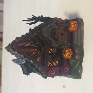 Bath and body works Halloween cottage plug in